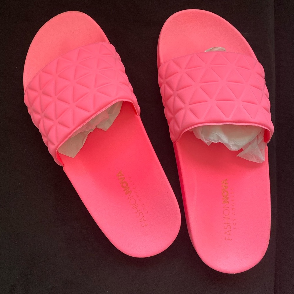 Fashion Nova Slides
